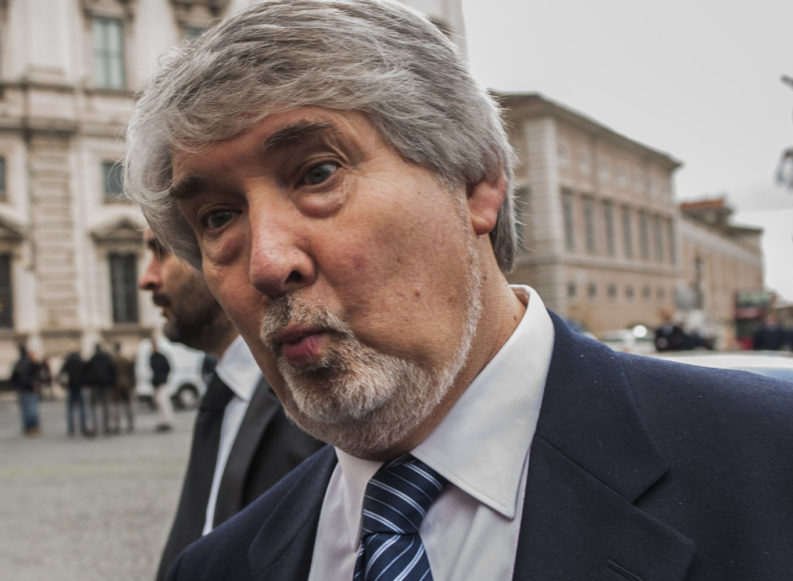 Breve fuga del cervello di Poletti Giuliano, ministro