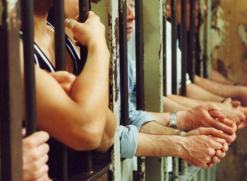 Carceri, la riforma a metà scontenta tutti