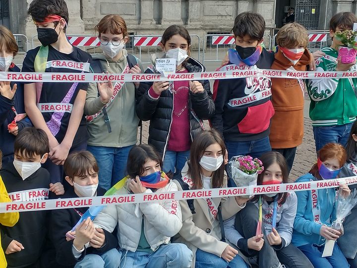 Chi ha paura delle piantine della scuola Vivaio? Protesta gentile, reazione incivile