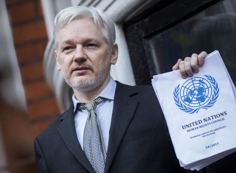 Contro i pregiudizi su Assange. Se l’Occidente lo salva, difende se stesso